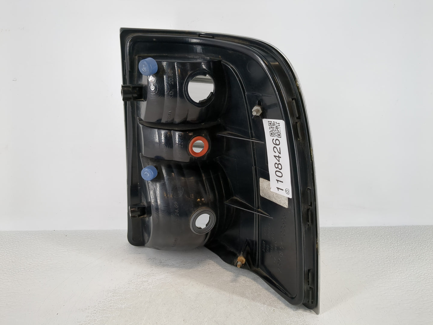 2006-2010 Mercury Mountaineer Tail Light Assembly Driver Left OEM P/N:8L94-13B505-A Fits Fits 2006 2007 2008 2009 2010 OEM U