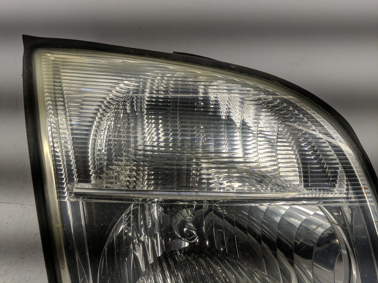 2006 Mercury Mountaineer Passenger Right Oem Head Light Headlight Lamp - Oemusedautoparts1.com