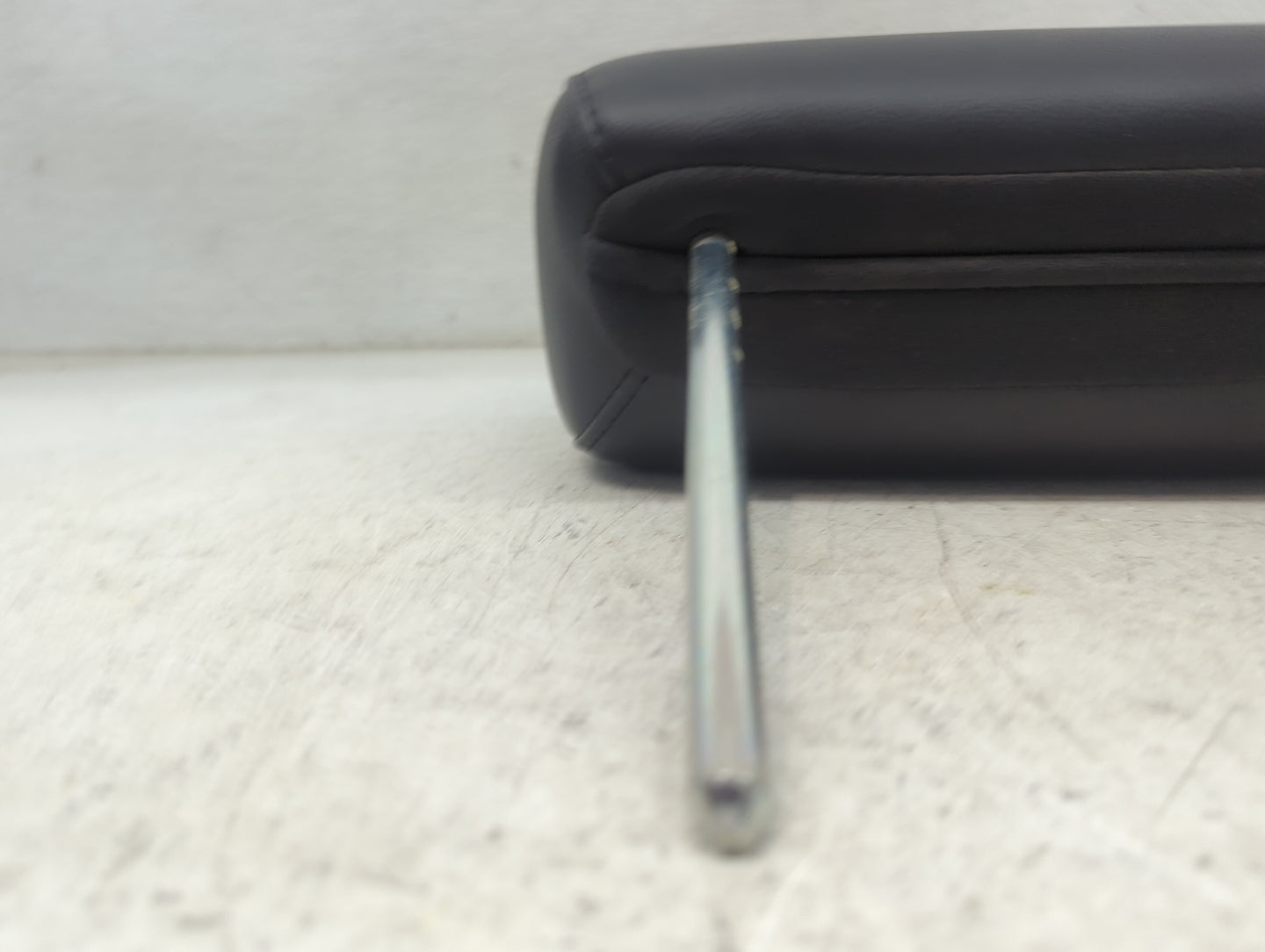 2008 Mercury Mountaineer Headrest Head Rest Front Driver Passenger Seat Fits OEM Used Auto Parts - Oemusedautoparts1.com
