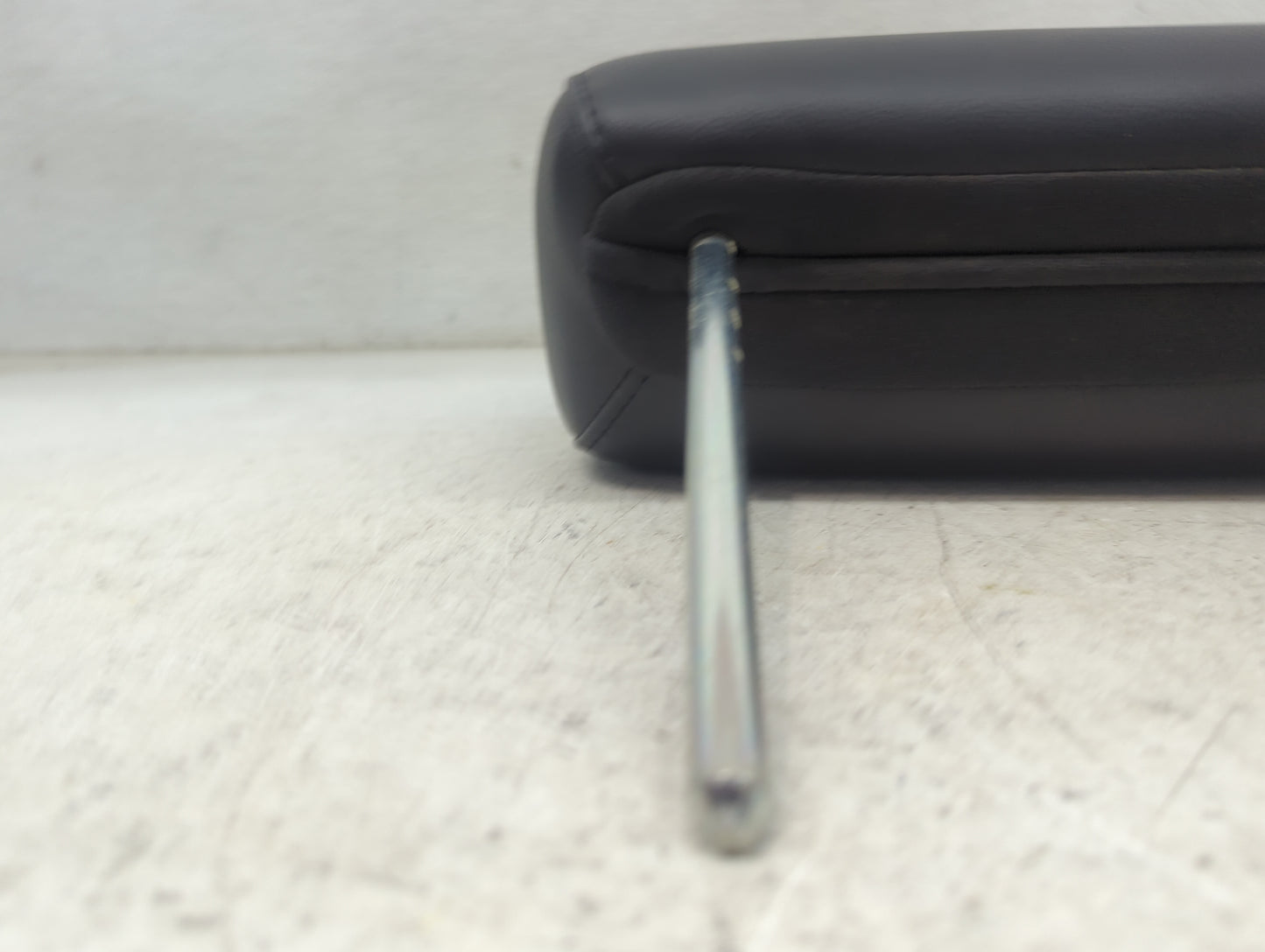 2008 Mercury Mountaineer Headrest Head Rest Front Driver Passenger Seat Fits OEM Used Auto Parts - Oemusedautoparts1.com