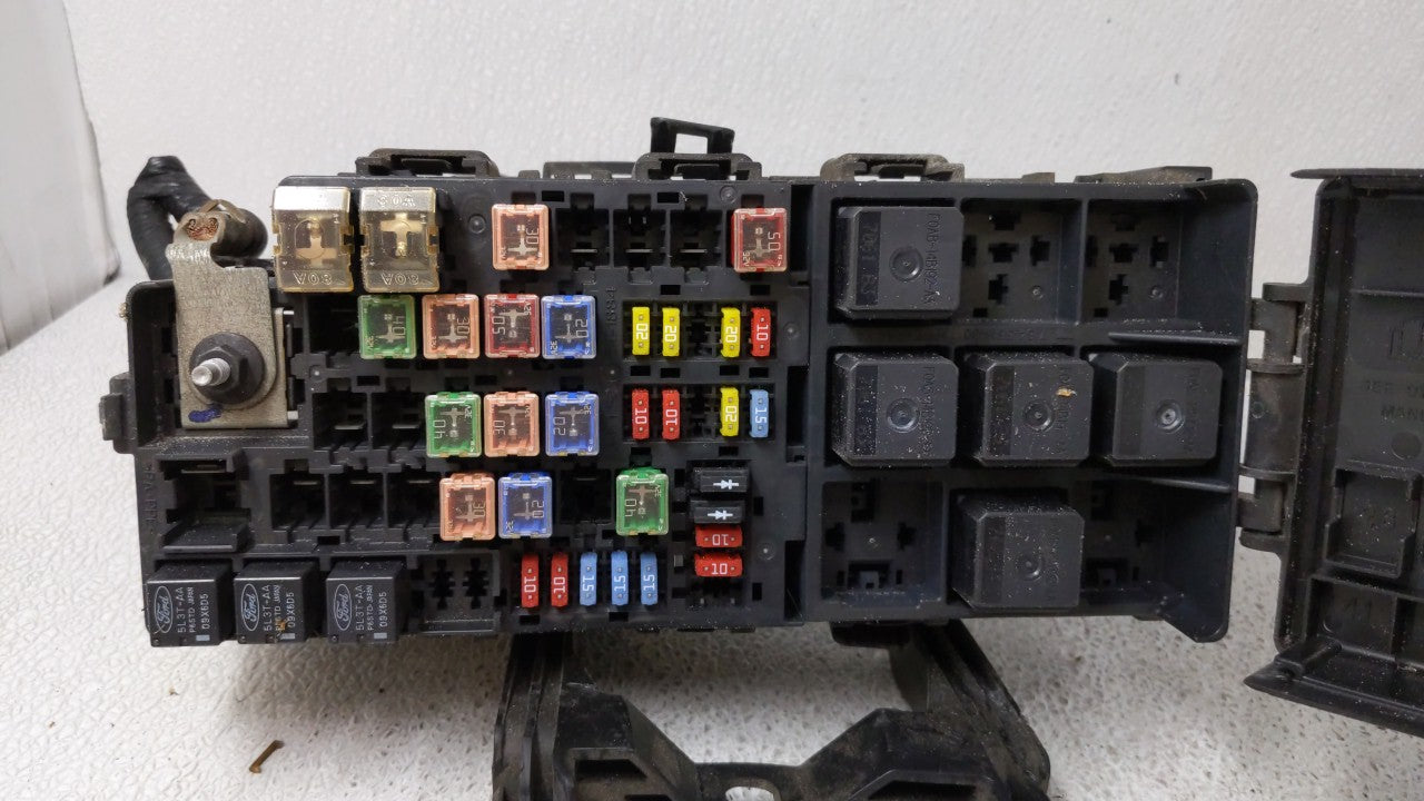2008-2009 Mercury Sable Fusebox Fuse Box Panel Relay Module P/N:54-8799-30 8G1T-14A003-AC Fits Fits 2008 2009 OEM Used Auto 