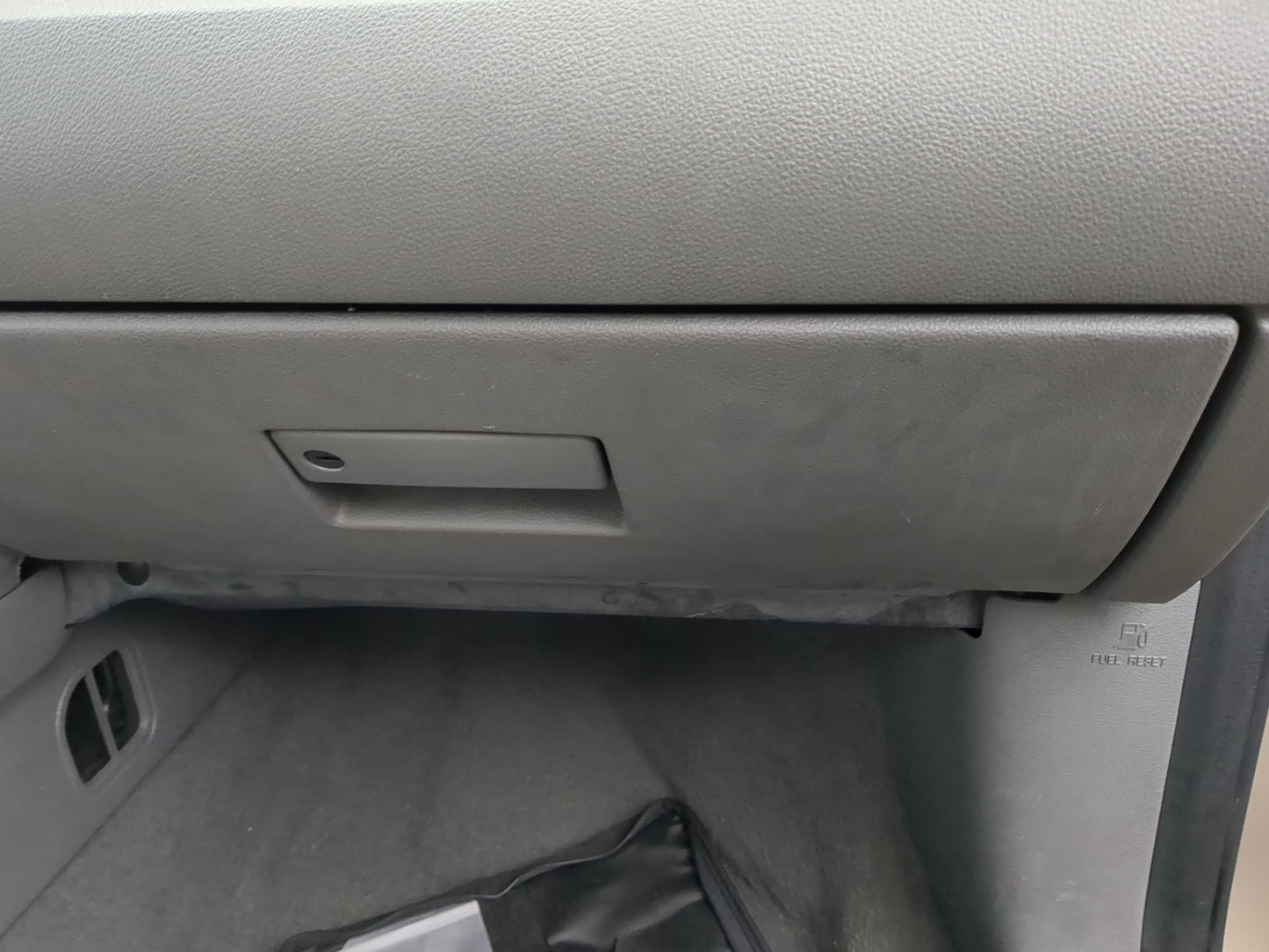 2008 Mercury Sable Passenger Glove Box Door Storage Compartment - Oemusedautoparts1.com
