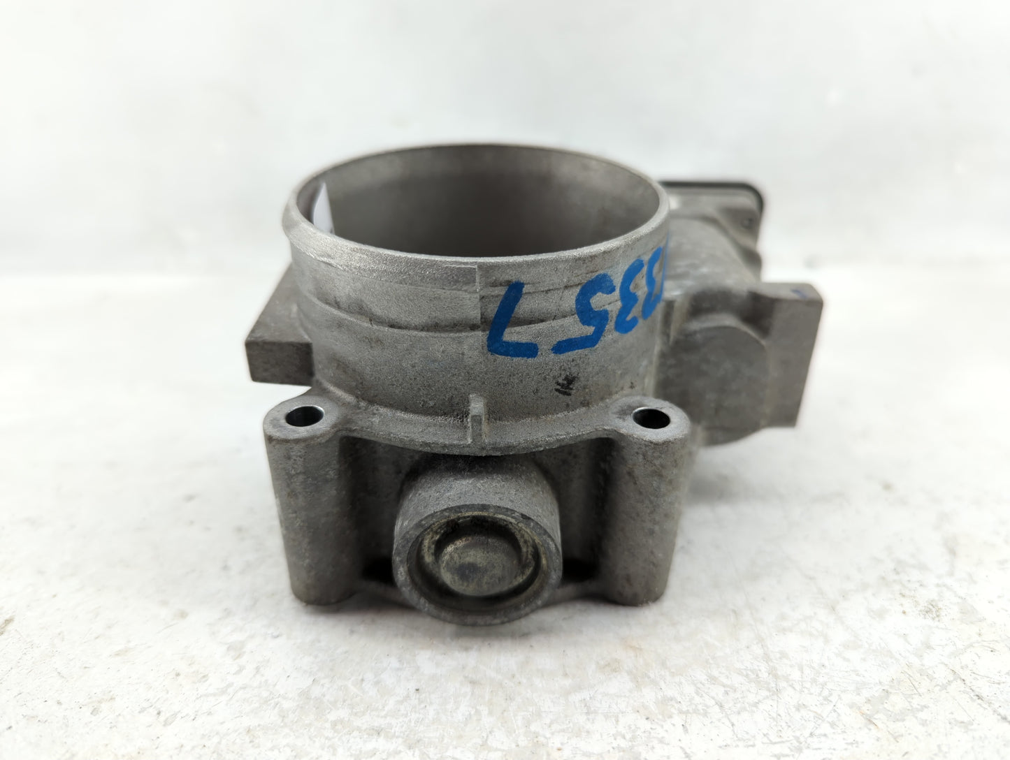 2008-2009 Mercury Sable Throttle Body P/N:VP7T4U-9E928-BA Fits Fits 2007 2008 2009 2010 2011 2012 2013 2014 OEM Used Auto Pa