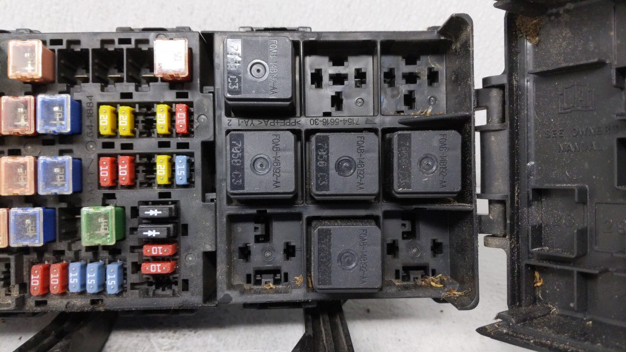 2008-2009 Mercury Sable Fusebox Fuse Box Panel Relay Module P/N:54-8799-30 8G1T-14A003-AC Fits Fits 2008 2009 OEM Used Auto 