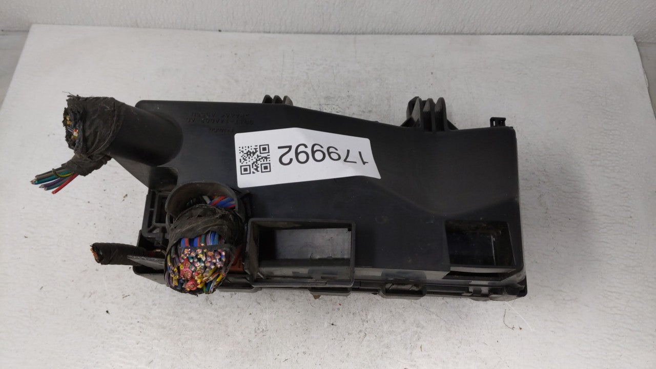 2008-2009 Mercury Sable Fusebox Fuse Box Panel Relay Module P/N:54-8799-30 8G1T-14A003-AC Fits Fits 2008 2009 OEM Used Auto 