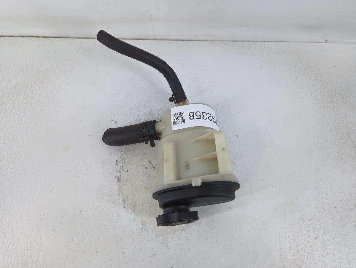 2008 Mercury Sable Power Steering Reservoir - Oemusedautoparts1.com