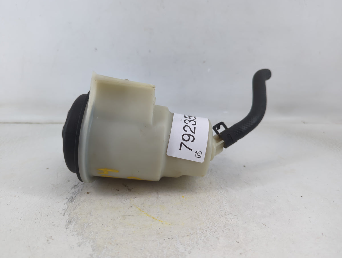 2008 Mercury Sable Power Steering Reservoir - Oemusedautoparts1.com