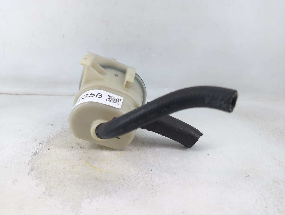 2008 Mercury Sable Power Steering Reservoir - Oemusedautoparts1.com