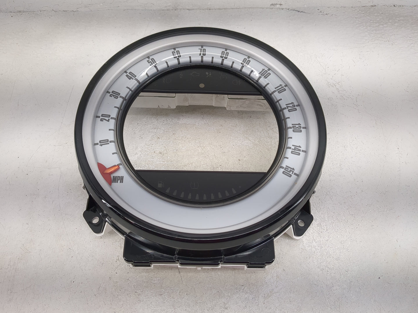 2008 Mini Clubman Instrument Cluster Speedometer Gauges P/N:9 136 200 RG/25105/105 Miles: Fits OEM Used Auto Parts - Oemused