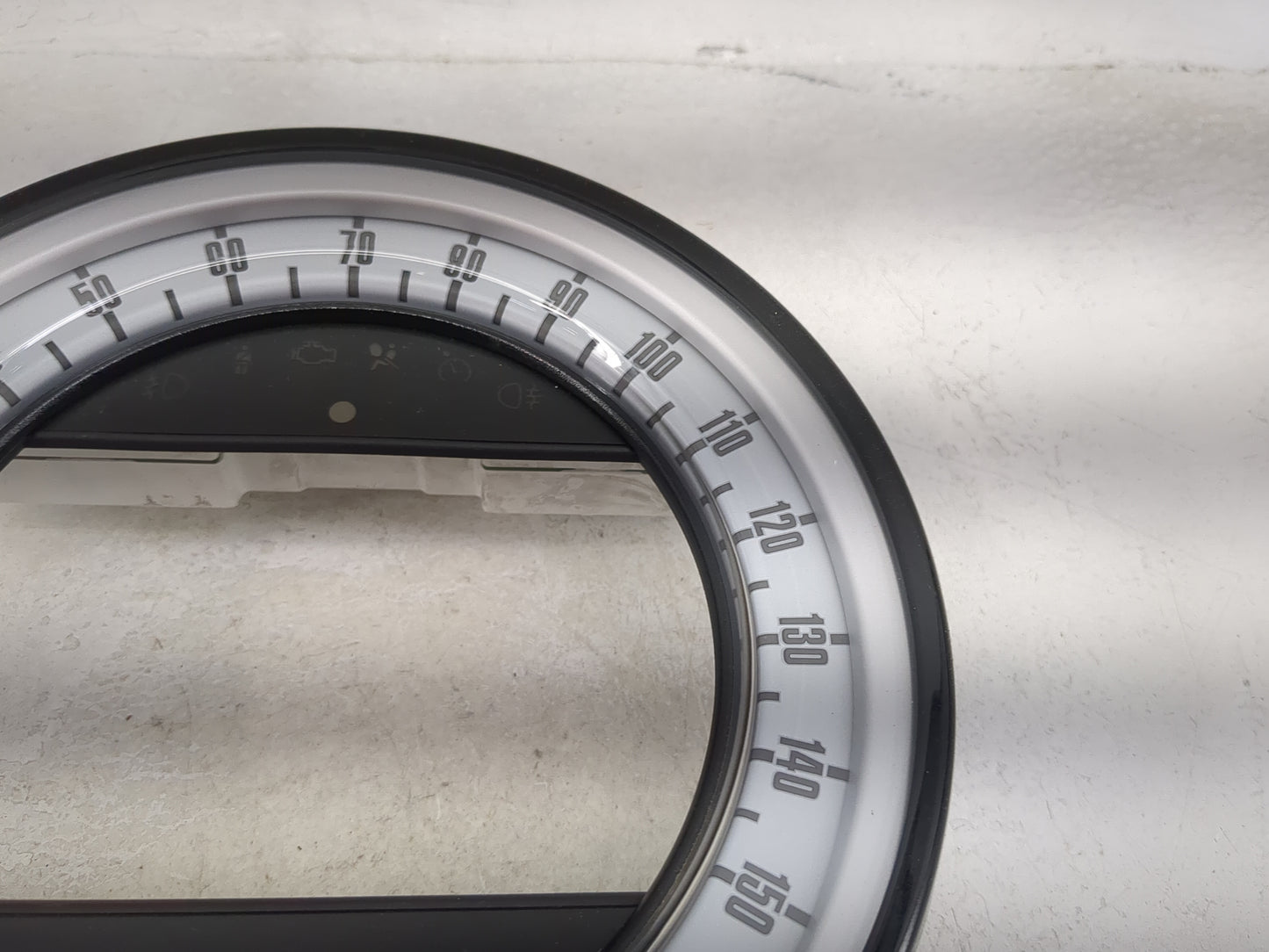 2008 Mini Clubman Instrument Cluster Speedometer Gauges P/N:9 136 200 RG/25105/105 Miles: Fits OEM Used Auto Parts - Oemused
