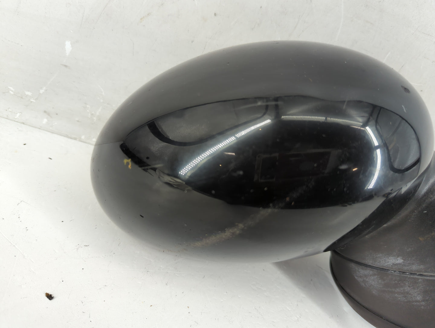 2008 Mini Cooper Passenger Right Side View Manual Door Mirror Black - Oemusedautoparts1.com