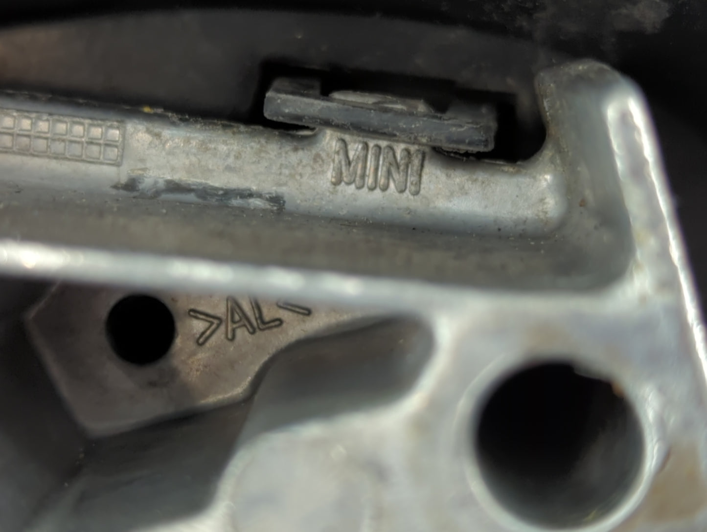 2008 Mini Cooper Passenger Right Side View Manual Door Mirror Black - Oemusedautoparts1.com