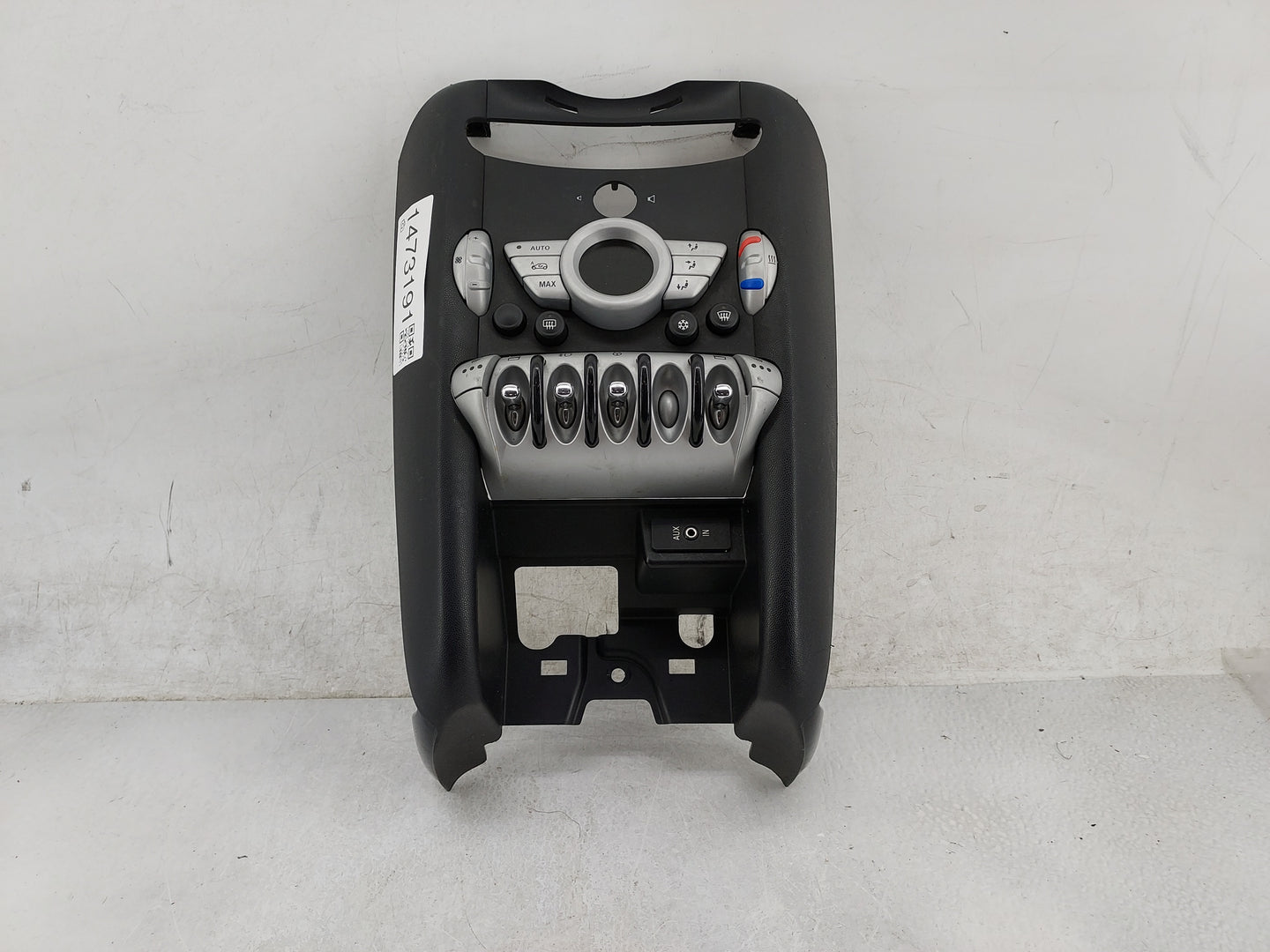 2008 Mini Cooper Radio Control Panel - Oemusedautoparts1.com