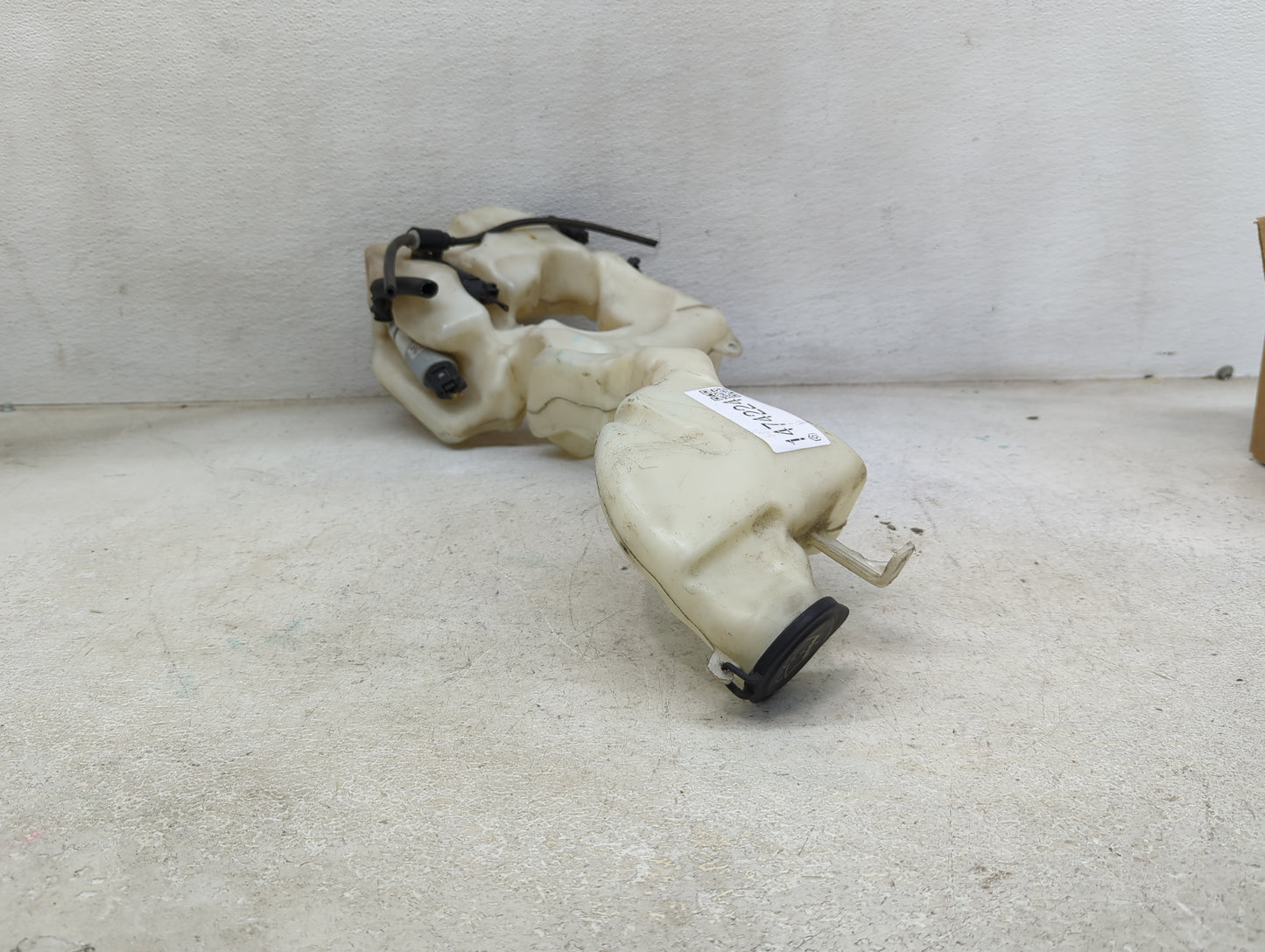 2008-2014 Mini Cooper Windshield Washer Fluid Reservoir Bottle Oem 1474224 - Oemusedautoparts1.com