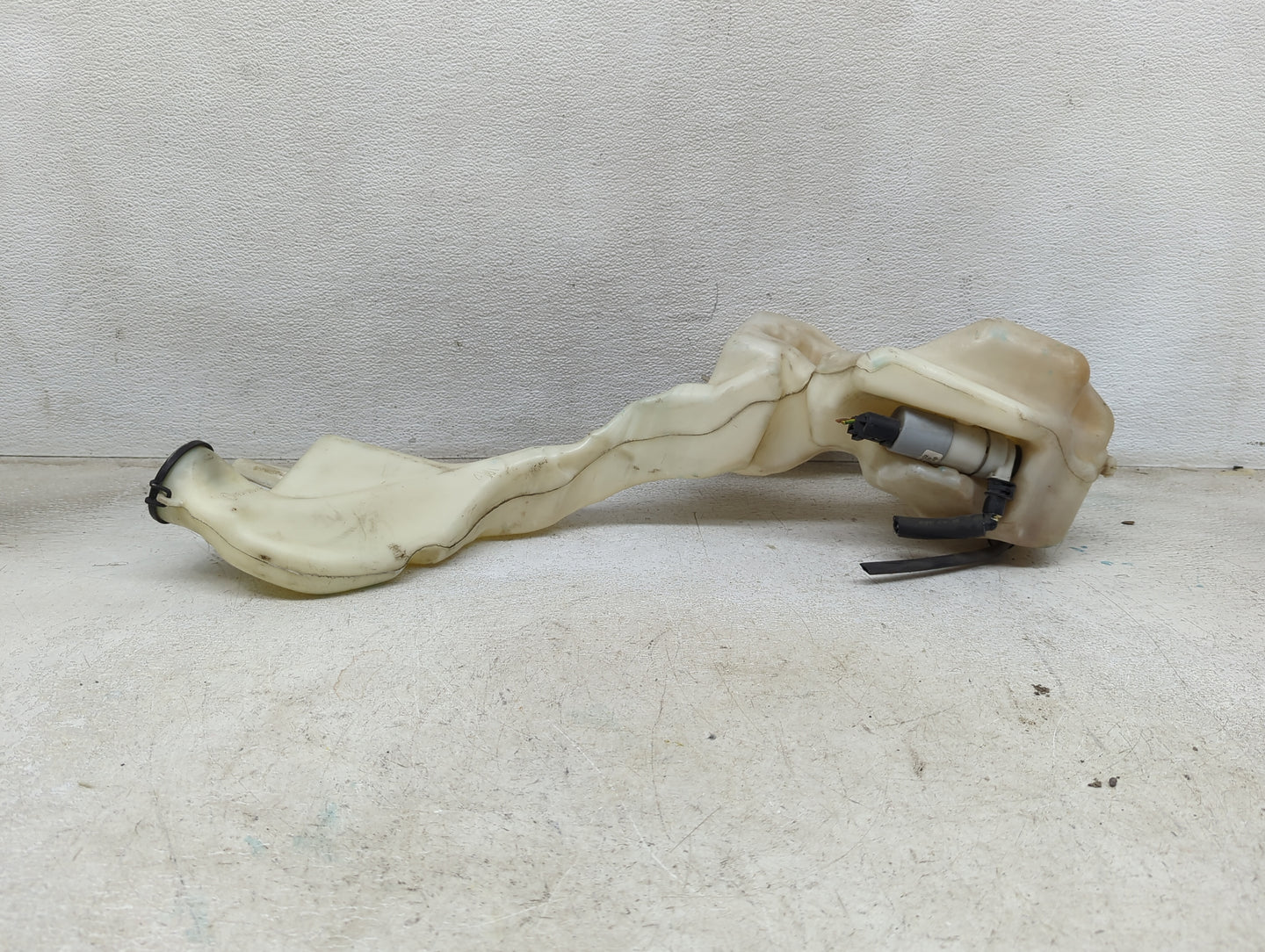 2008-2014 Mini Cooper Windshield Washer Fluid Reservoir Bottle Oem 1474224 - Oemusedautoparts1.com