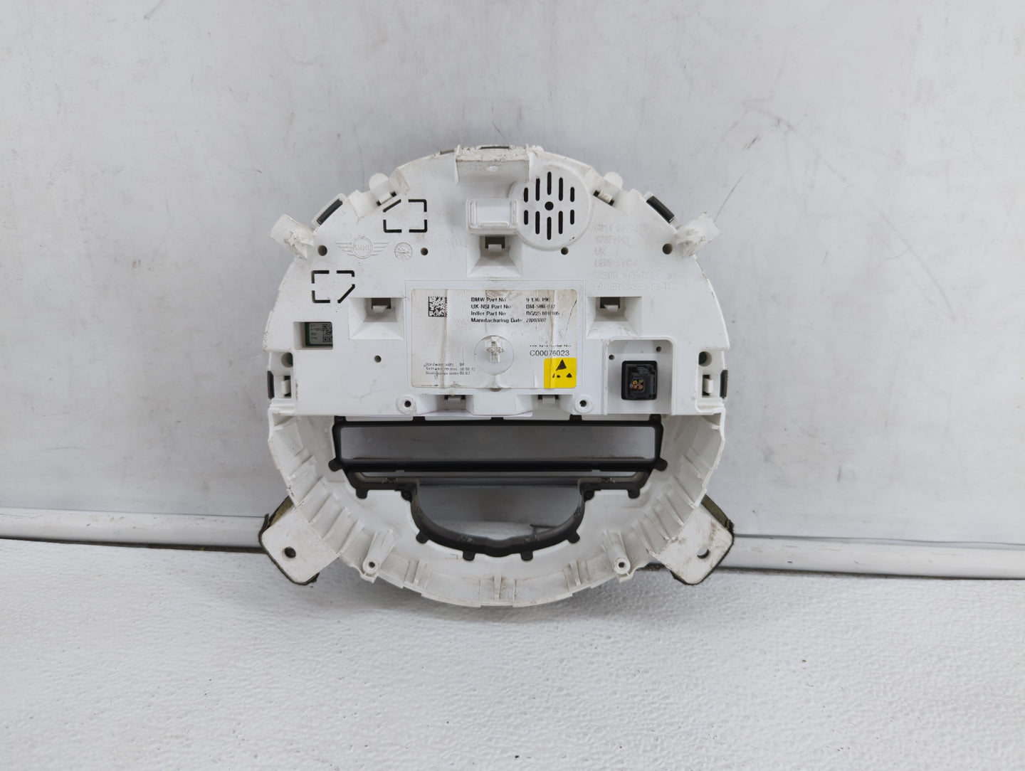 2008-2010 Mini Cooper Instrument Cluster Speedometer Gauges P/N:9 125 929 67379411, 9 232 433, BM-508-932 Fits Fits 2008 200