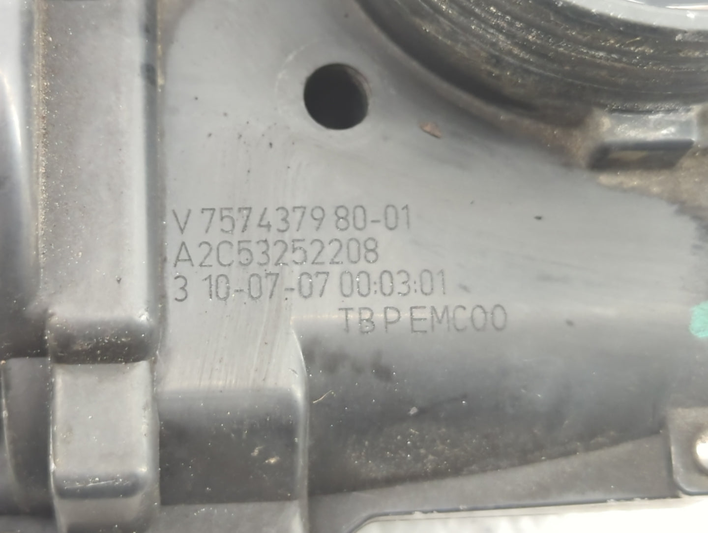 2008 Mini Cooper Throttle Body P/N:757669780 7557222 Fits OEM Used Auto Parts - Oemusedautoparts1.com