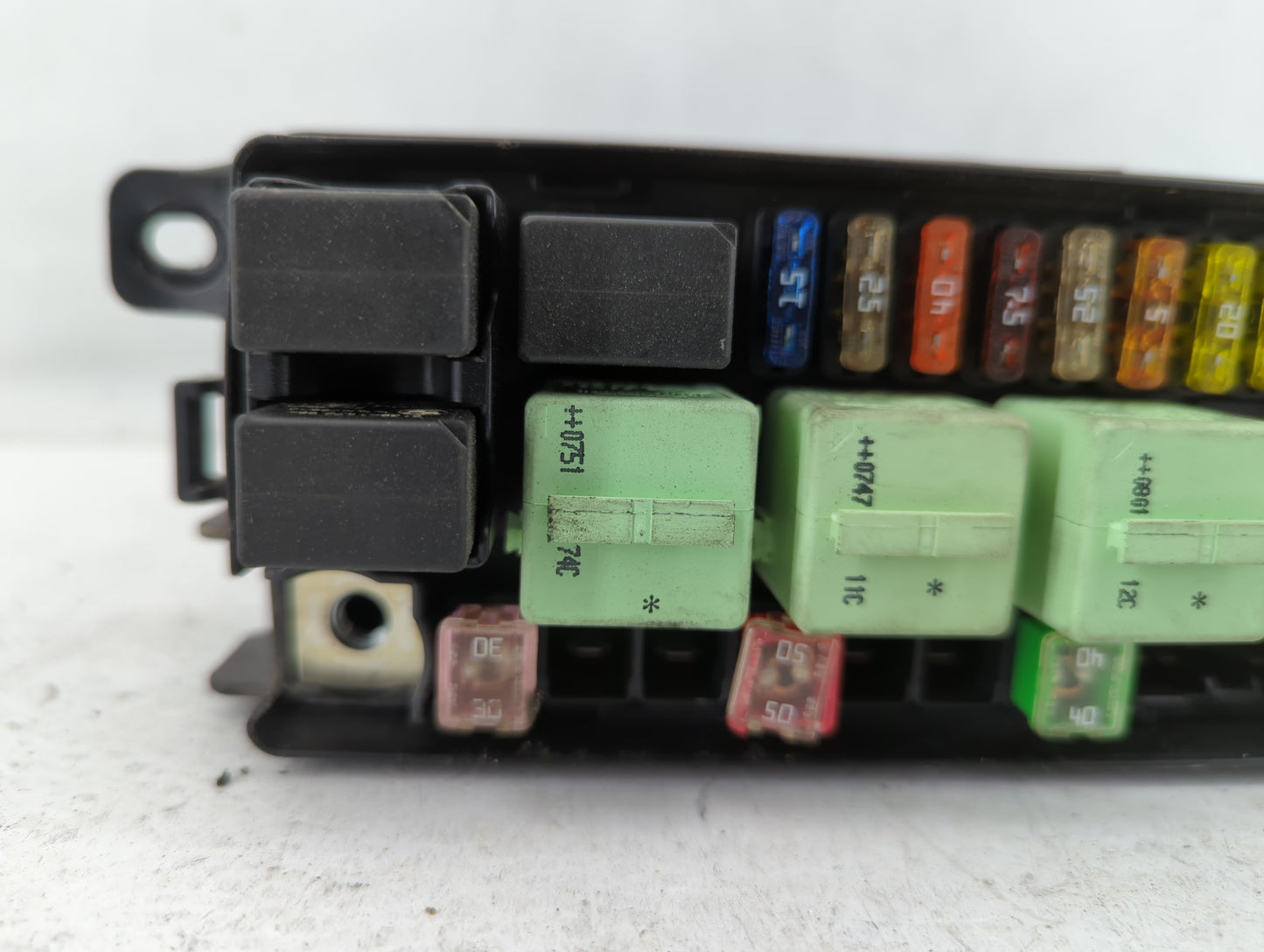 2008-2009 Mini Cooper Fusebox Fuse Box Panel Relay Module P/N:3449504-02 Fits Fits 2008 2009 OEM Used Auto Parts - Oemusedau