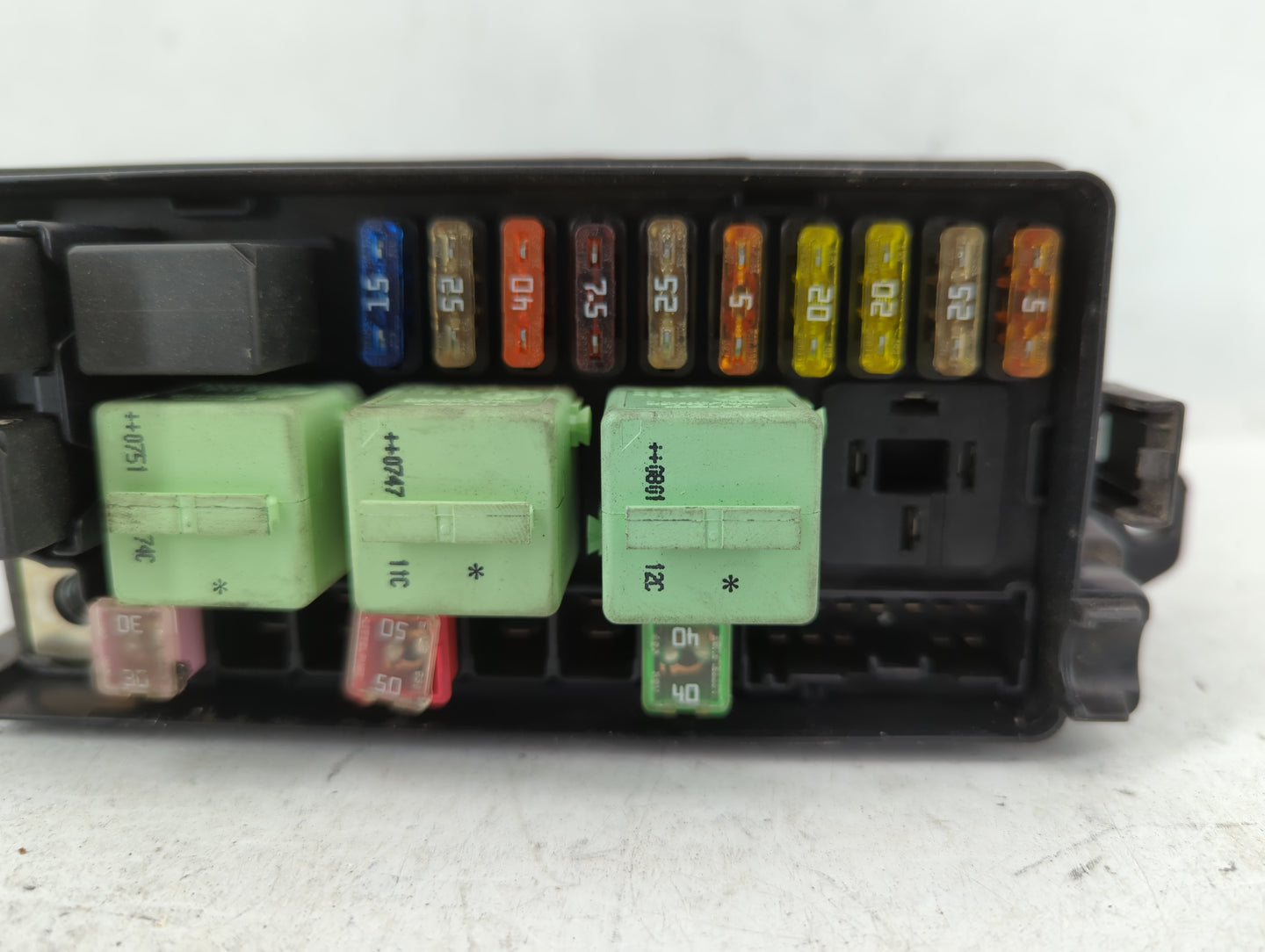 2008-2009 Mini Cooper Fusebox Fuse Box Panel Relay Module P/N:3449504-02 Fits Fits 2008 2009 OEM Used Auto Parts - Oemusedau