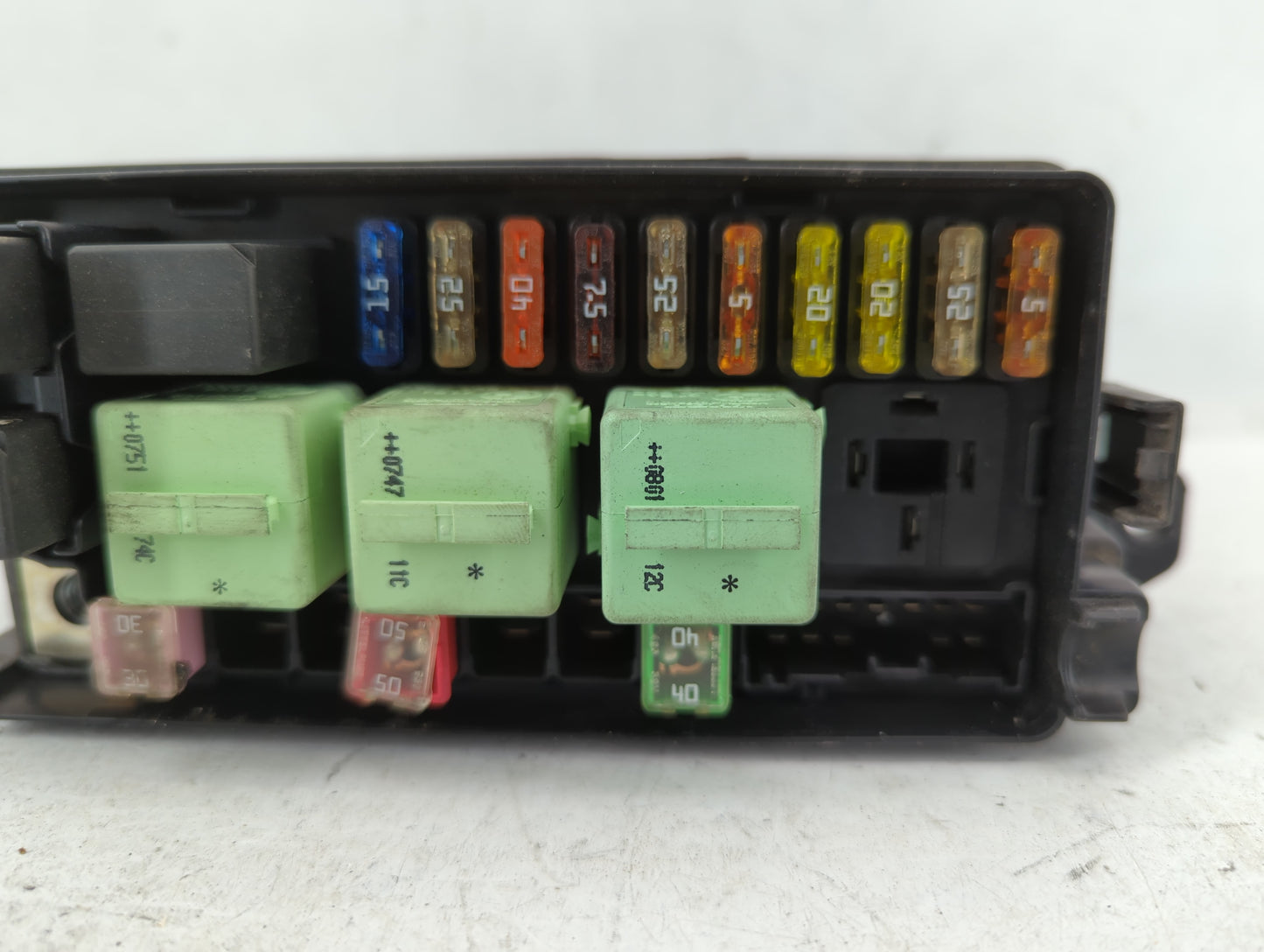 2008-2009 Mini Cooper Fusebox Fuse Box Panel Relay Module P/N:3449504-02 Fits Fits 2008 2009 OEM Used Auto Parts - Oemusedau