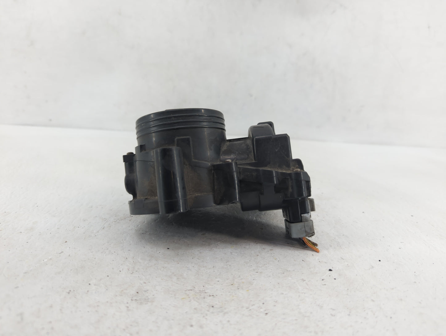 2008 Mini Cooper Clubman Throttle Body P/N:757669780-02 757669780-05 Fits Fits 2009 2010 2011 2012 2013 OEM Used Auto Parts 