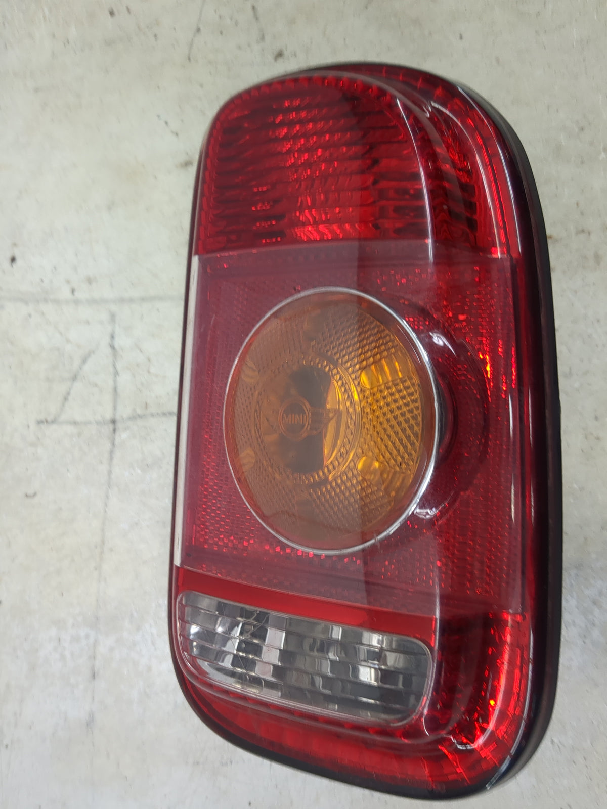 2008 Mini Cooper Clubman Tail Light Assembly Passenger Right OEM P/N:7167412 2753530 Fits Fits 2009 2010 OEM Used Auto Parts