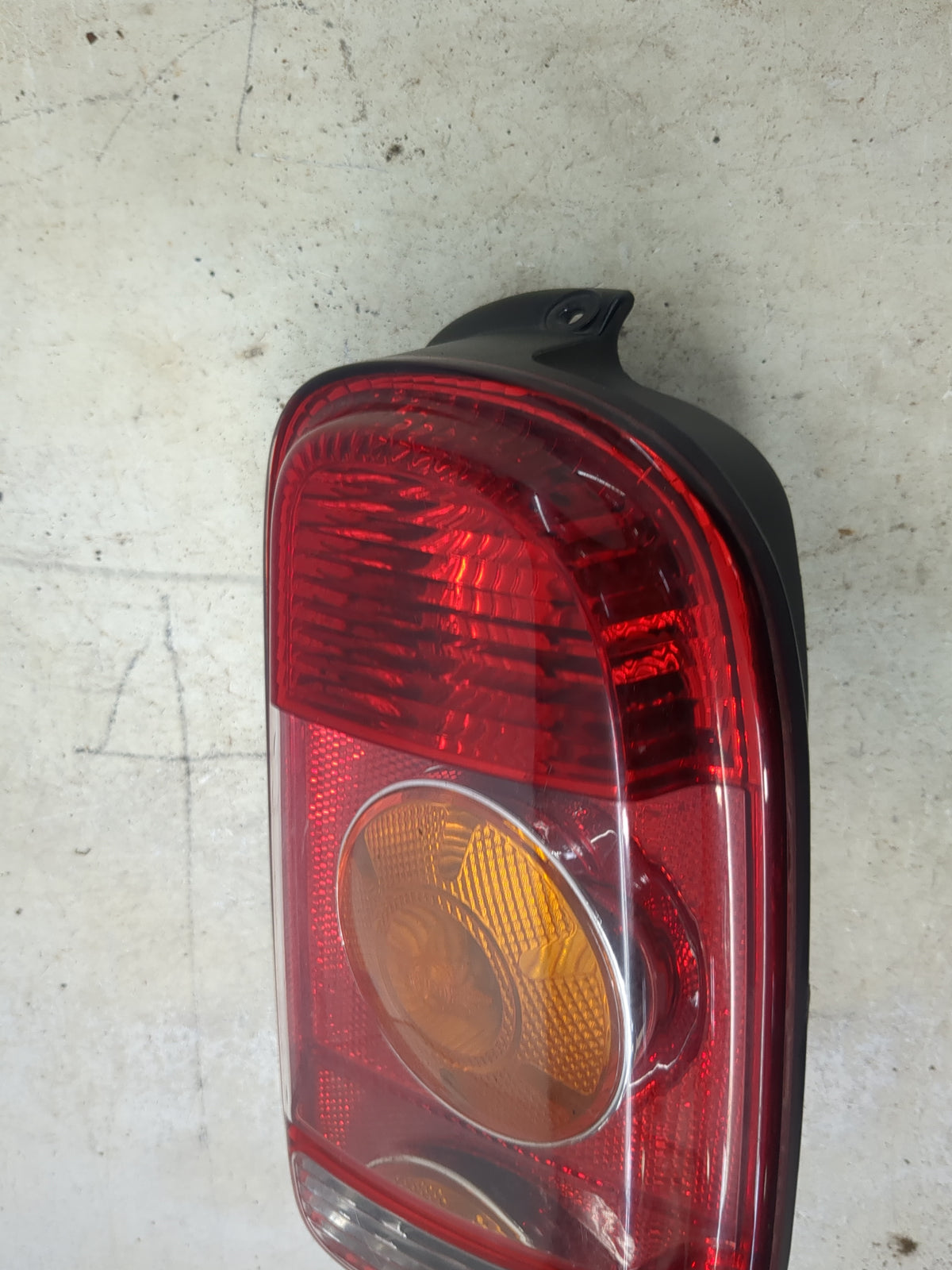 2008 Mini Cooper Clubman Tail Light Assembly Passenger Right OEM P/N:7167412 2753530 Fits Fits 2009 2010 OEM Used Auto Parts