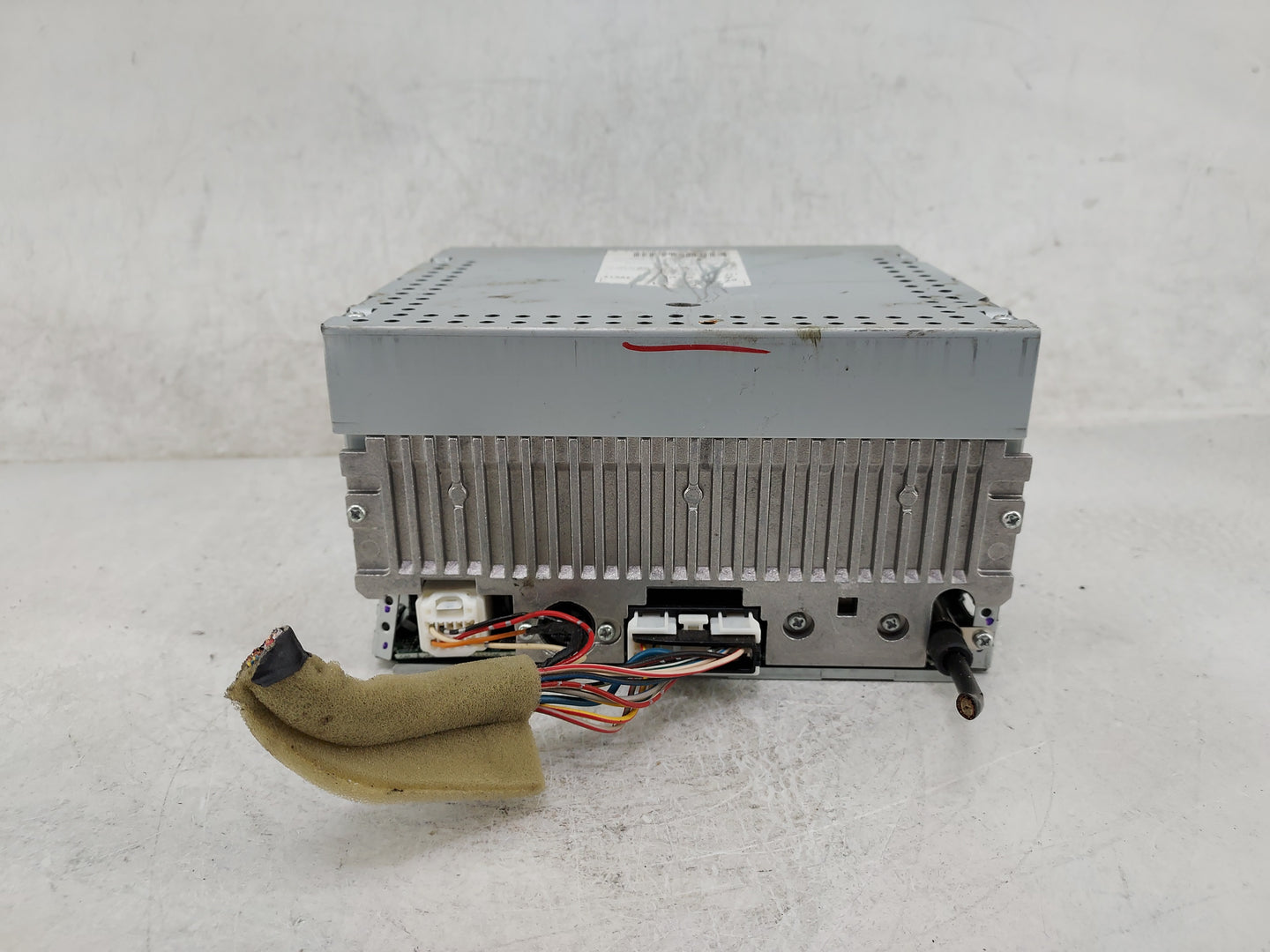 2007-2008 Mitsubishi Endeavor Radio AM FM Cd Player Receiver Replacement P/N:8701A036 Fits Fits 2007 2008 OEM Used Auto Part
