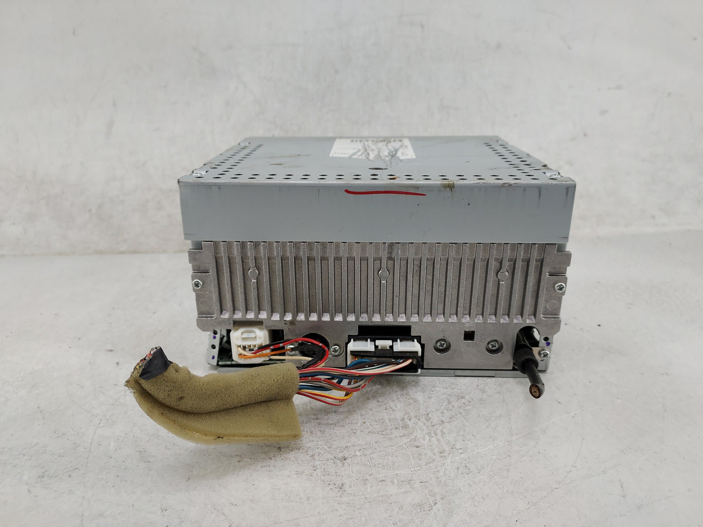 2007-2008 Mitsubishi Endeavor Radio AM FM Cd Player Receiver Replacement P/N:8701A036 Fits Fits 2007 2008 OEM Used Auto Part