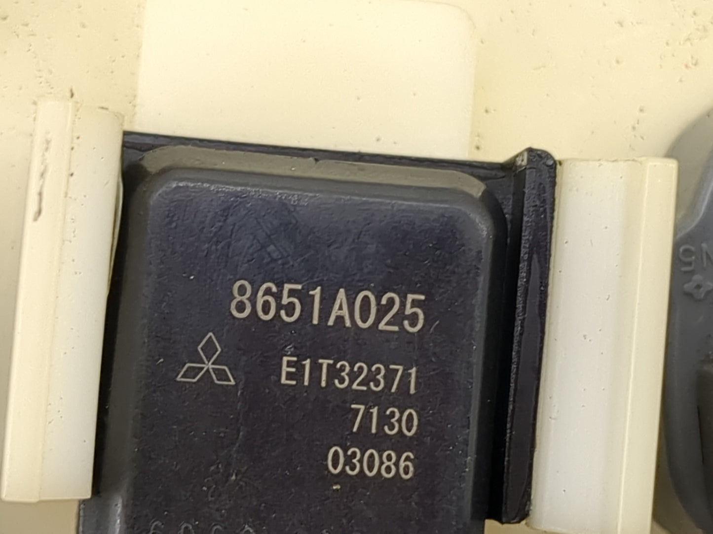 2008-2015 Mitsubishi Lancer Electrical Gas Fuel Pump Assembly - Oemusedautoparts1.com