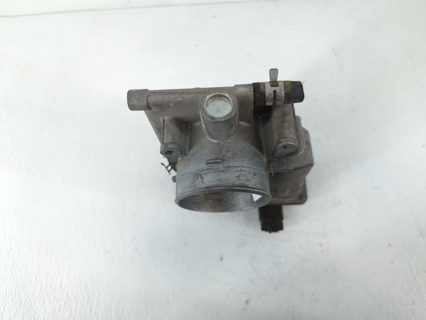 2008 Mitsubishi Lancer Throttle Body P/N:6E5G-A P981N Fits OEM Used Auto Parts - Oemusedautoparts1.com