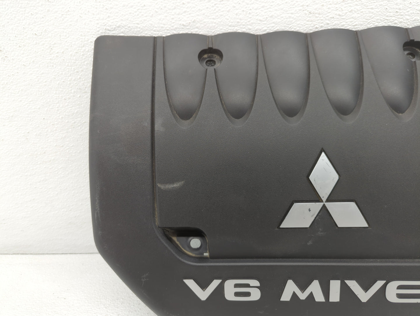 2008 Mitsubishi Outlander Engine Cover - Oemusedautoparts1.com