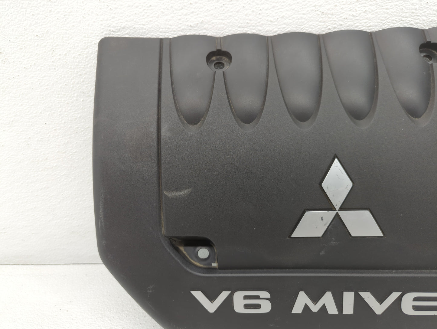 2008 Mitsubishi Outlander Engine Cover - Oemusedautoparts1.com