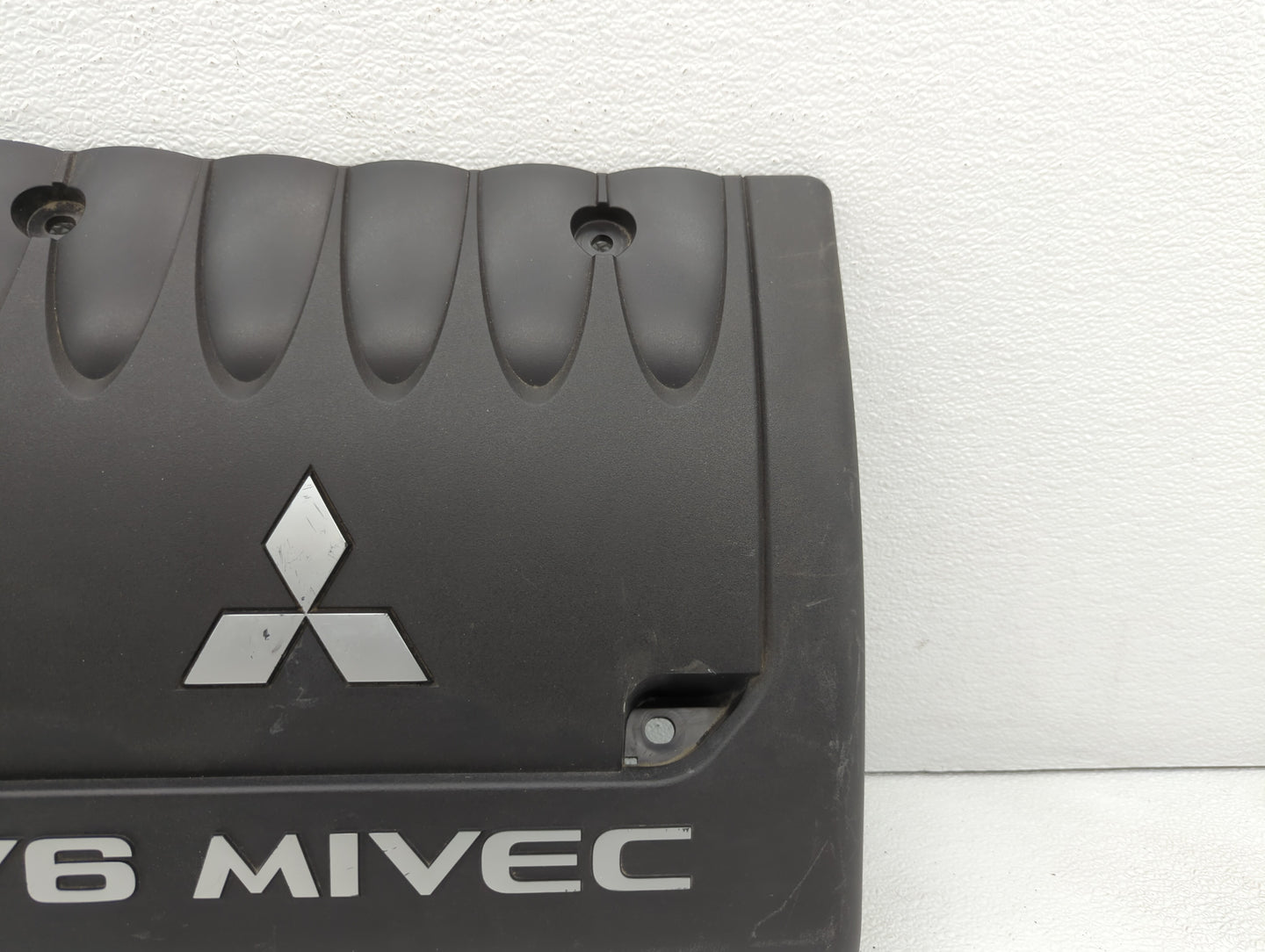 2008 Mitsubishi Outlander Engine Cover - Oemusedautoparts1.com