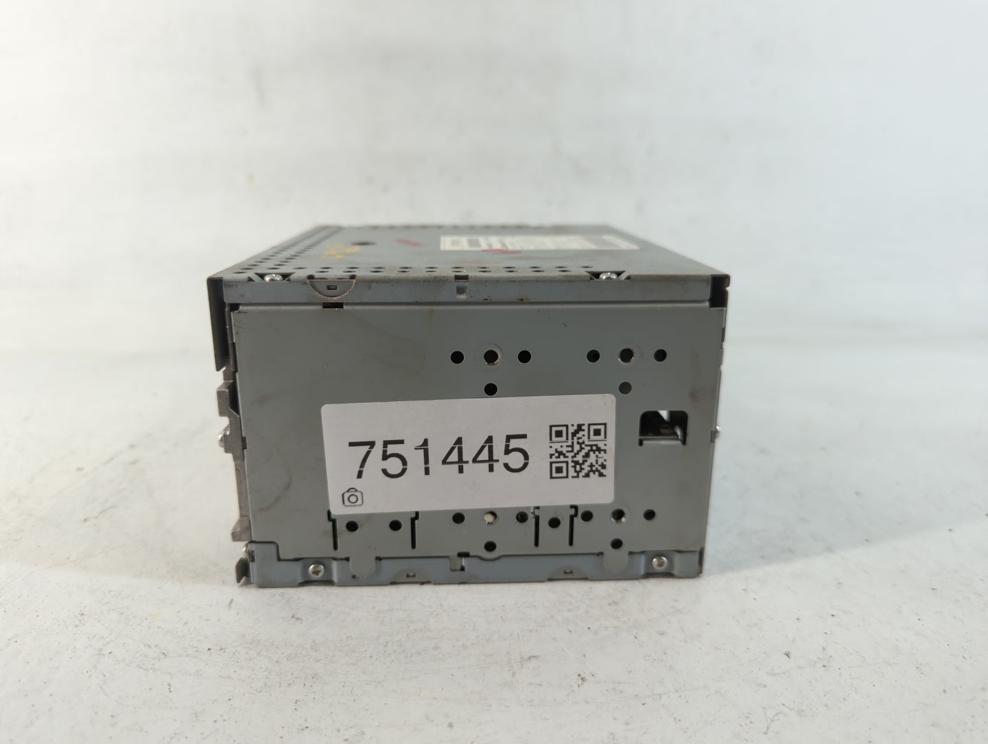2007-2013 Mitsubishi Outlander Am Fm Cd Player Radio Receiver - Oemusedautoparts1.com