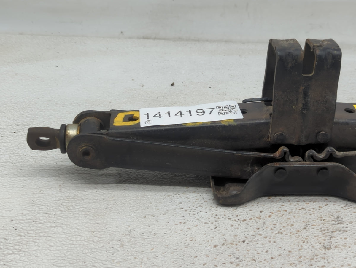 2008 Nissan 350z Spare Scissor Car Jack 1414197 - Oemusedautoparts1.com