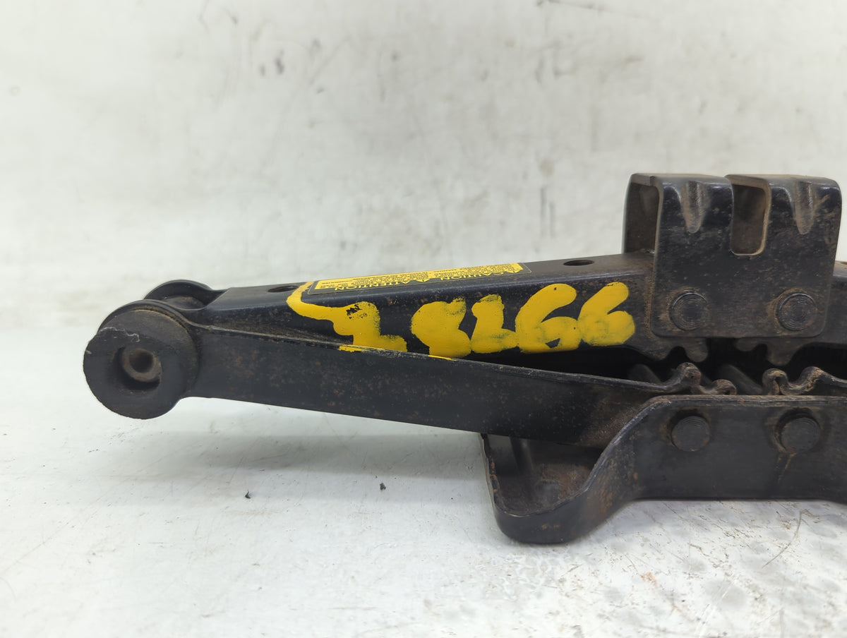2008 Nissan 350z Spare Scissor Car Jack 1415274 - Oemusedautoparts1.com