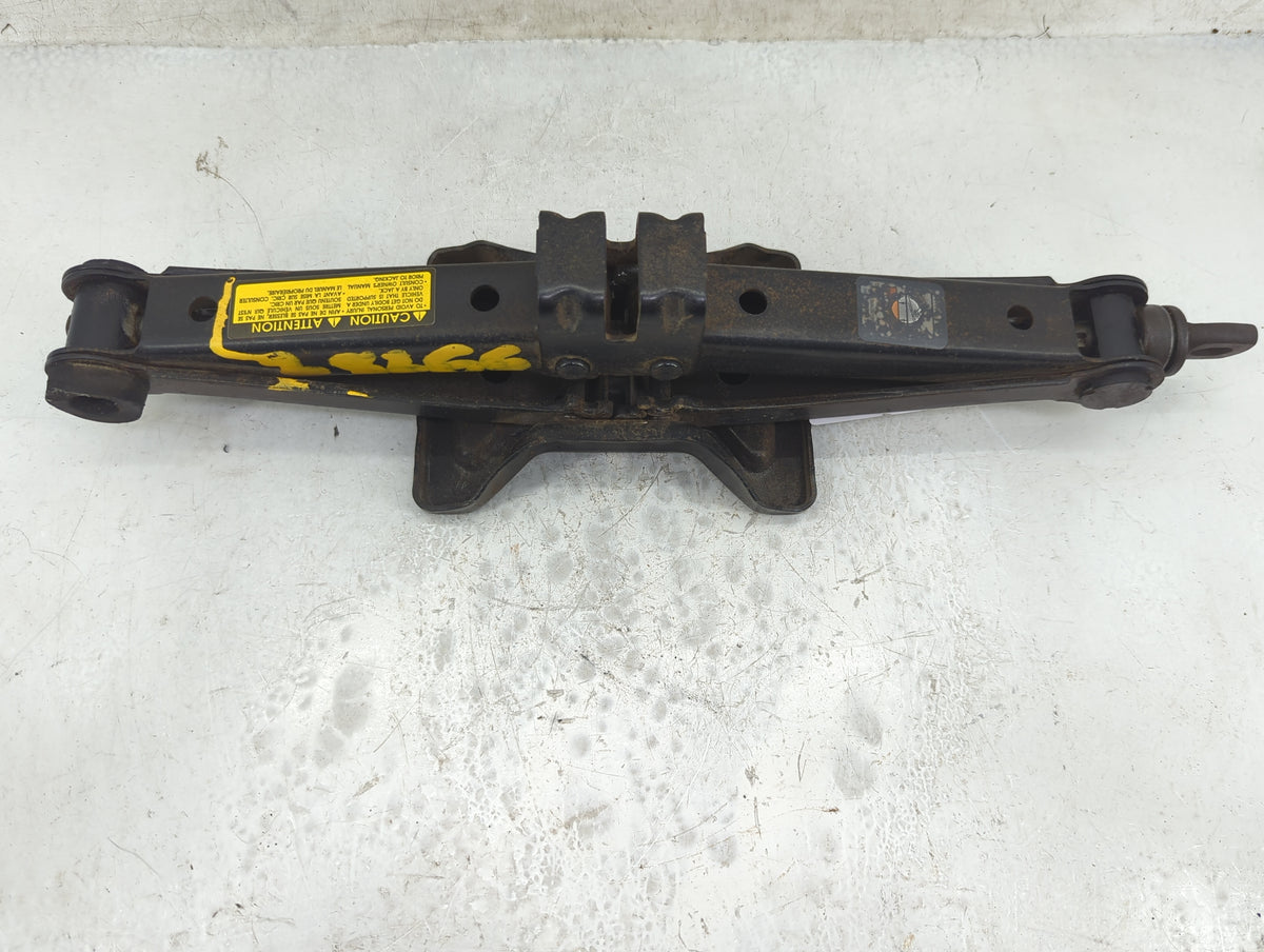 2008 Nissan 350z Spare Scissor Car Jack 1415274 - Oemusedautoparts1.com