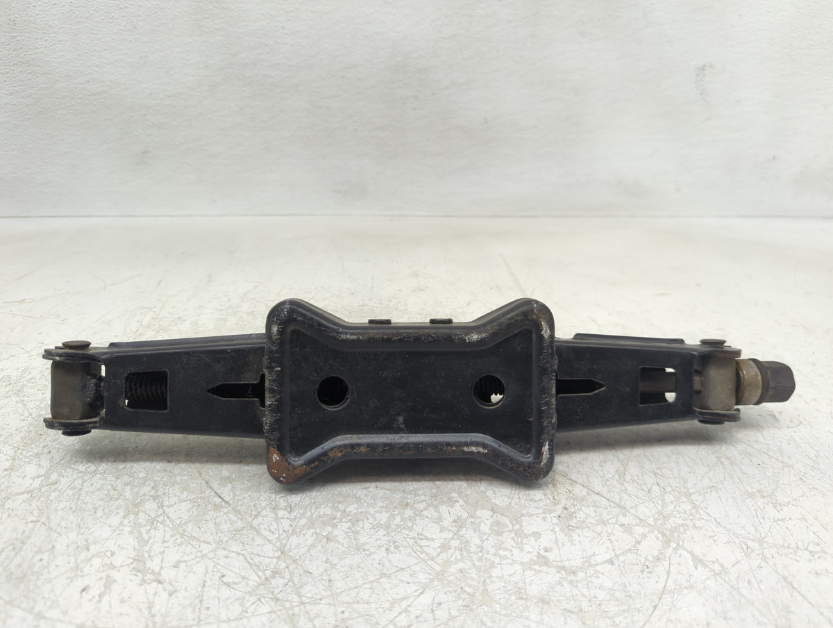 2008 Nissan Altima Spare Scissor Car Jack 1157449 - Oemusedautoparts1.com