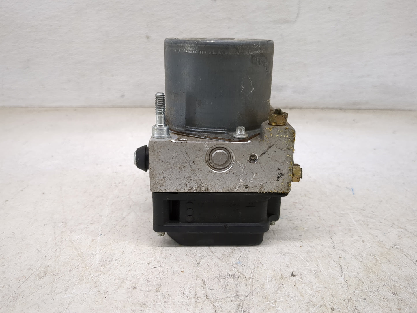 2008-2009 Nissan Altima ABS Pump Control Module Replacement Fits Fits 2008 2009 OEM Used Auto Parts - Oemusedautoparts1.com