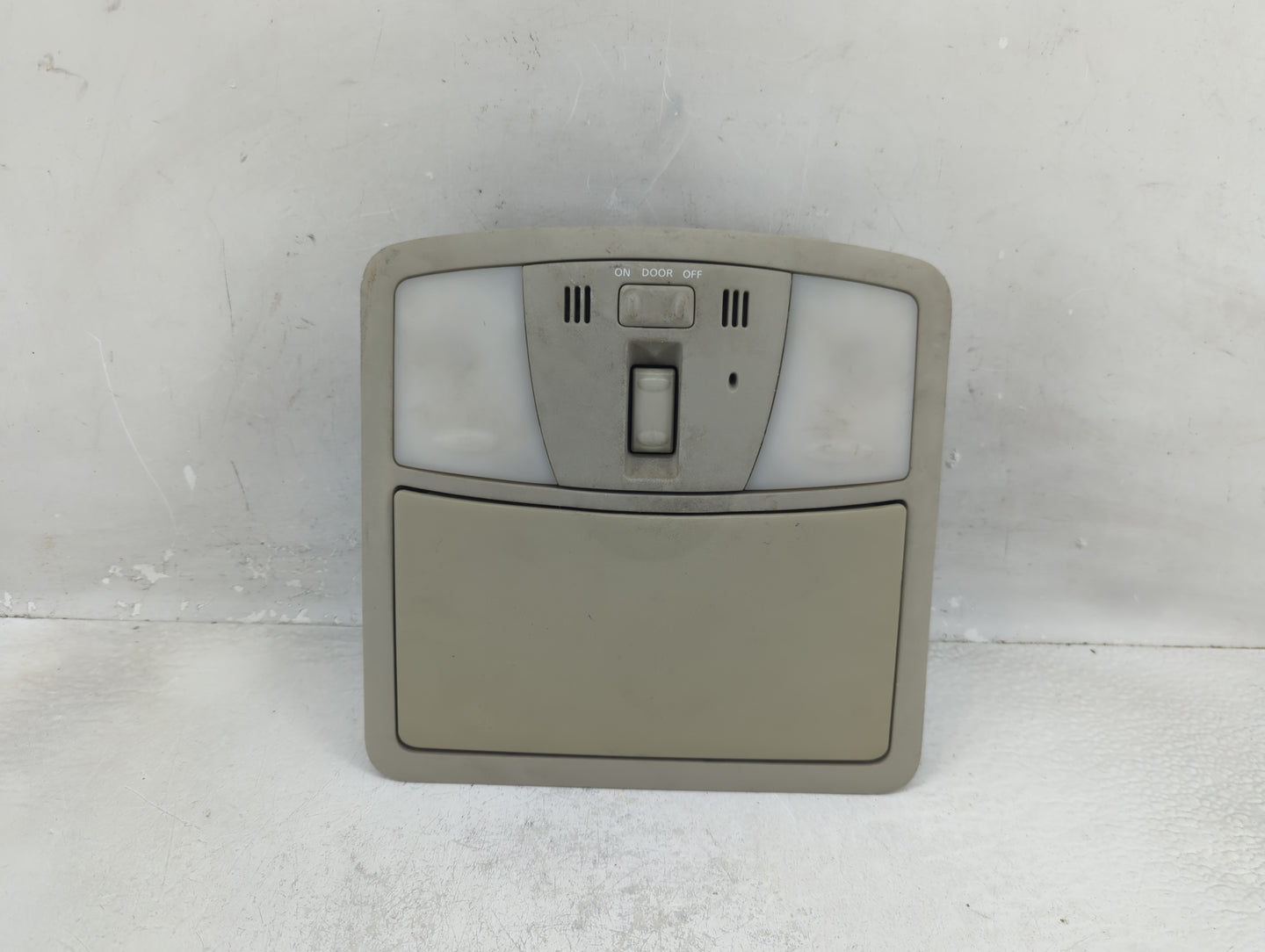 2008 Nissan Altima Overhead Roof Console - Oemusedautoparts1.com