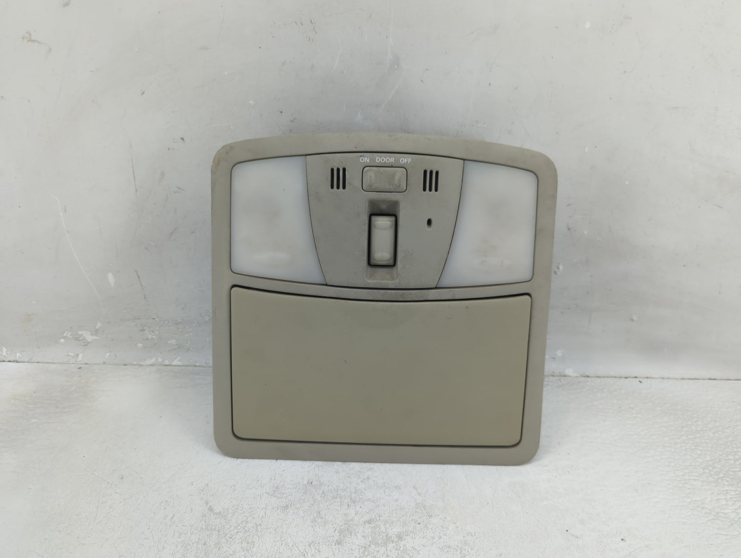 2008 Nissan Altima Overhead Roof Console - Oemusedautoparts1.com
