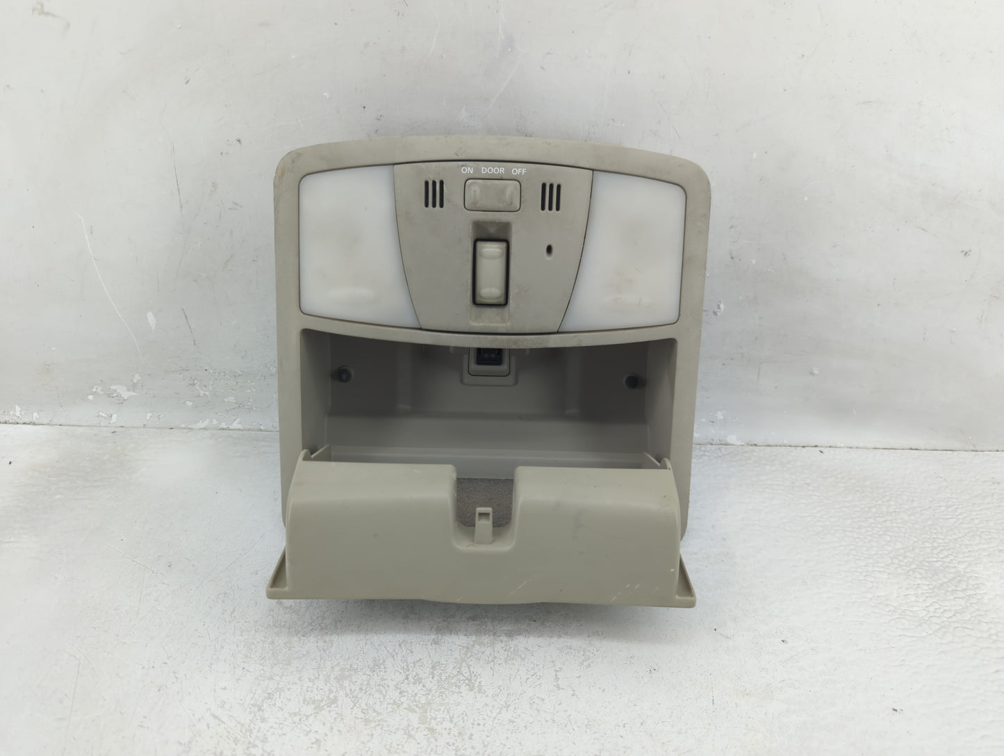 2008 Nissan Altima Overhead Roof Console - Oemusedautoparts1.com