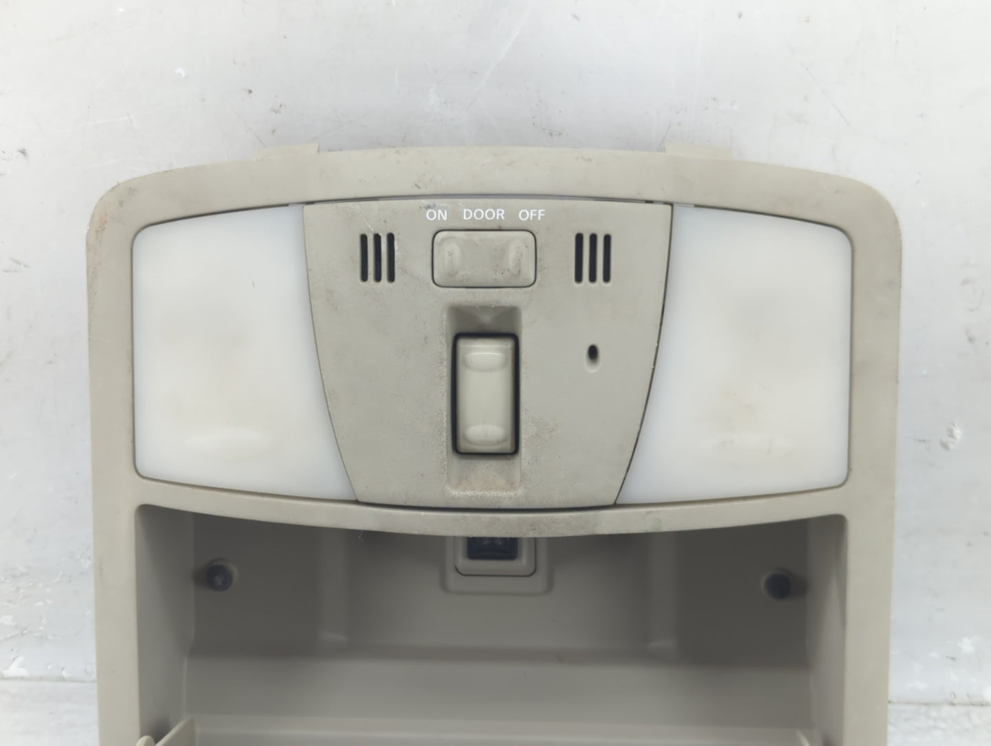 2008 Nissan Altima Overhead Roof Console - Oemusedautoparts1.com