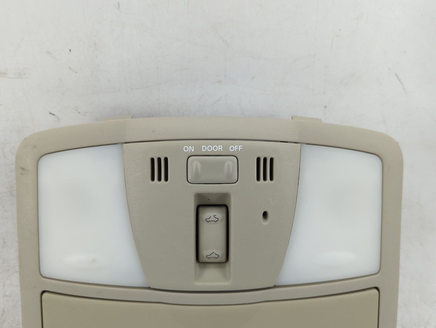 2008 Nissan Altima Overhead Roof Console - Oemusedautoparts1.com
