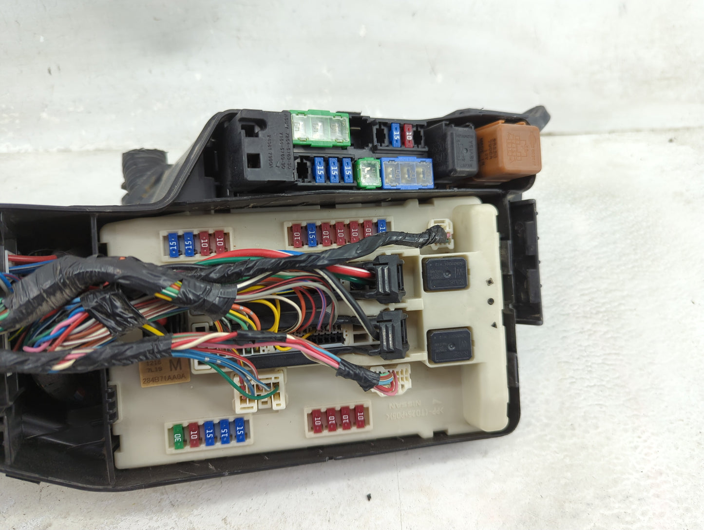 2008-2010 Nissan Altima Fusebox Fuse Box Panel Relay Module P/N:284B71AA0A 7154-9164-30 Fits Fits 2008 2009 2010 OEM Used Au