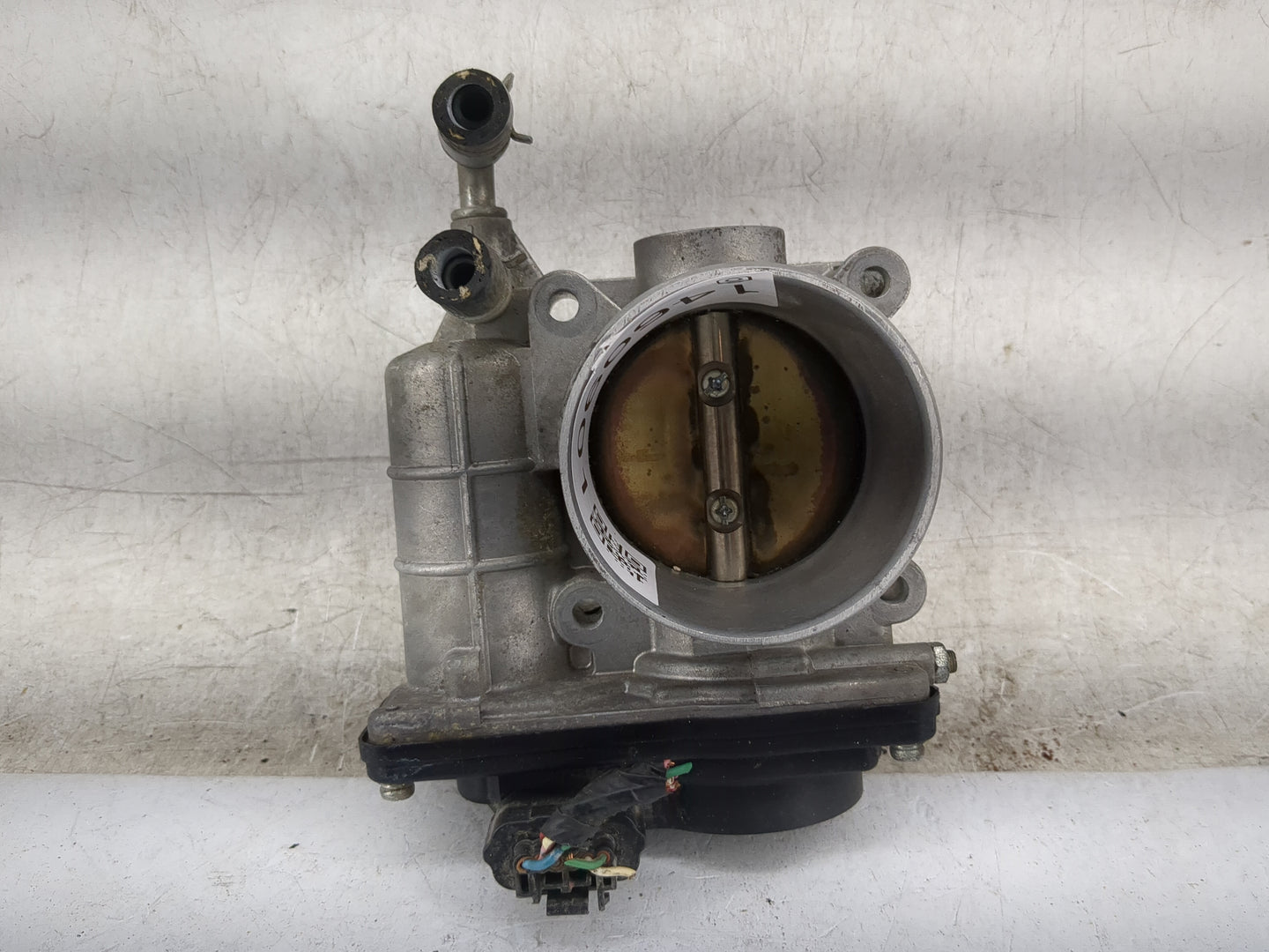 2007-2013 Nissan Altima Throttle Body P/N:SERA526-01 Fits Fits 2007 2008 2009 2010 2011 2012 2013 OEM Used Auto Parts - Oemu