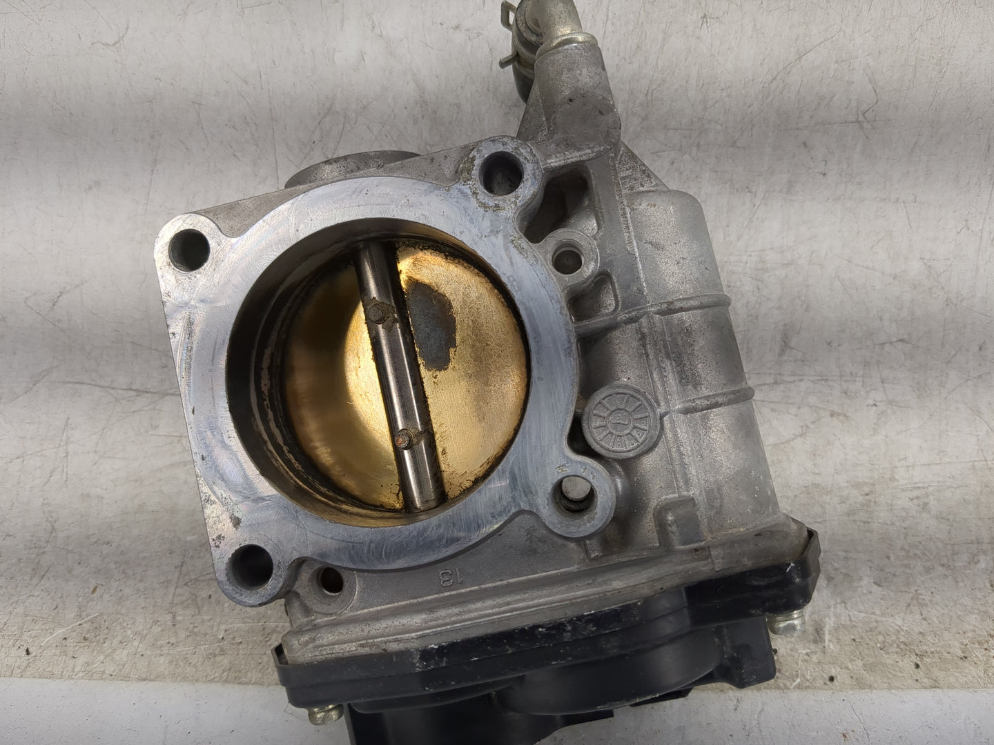 2007-2013 Nissan Altima Throttle Body P/N:SERA526-01 Fits Fits 2007 2008 2009 2010 2011 2012 2013 OEM Used Auto Parts - Oemu