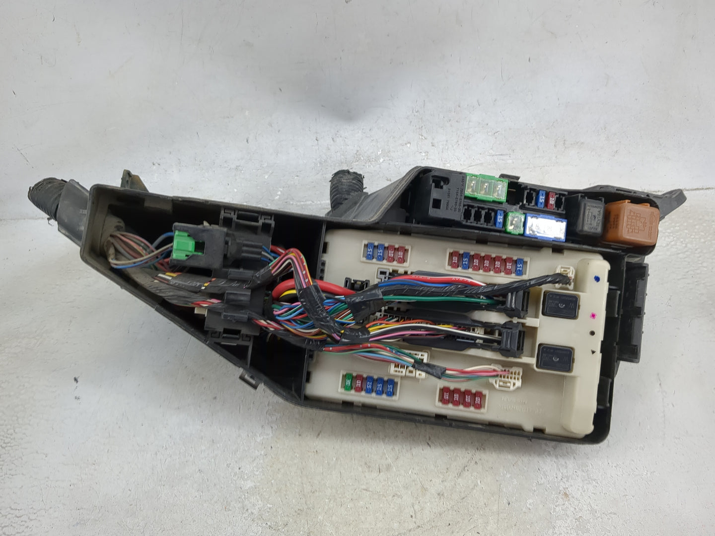 2008-2010 Nissan Altima Fusebox Fuse Box Panel Relay Module P/N:7154-9164-30 Fits Fits 2008 2009 2010 OEM Used Auto Parts - 