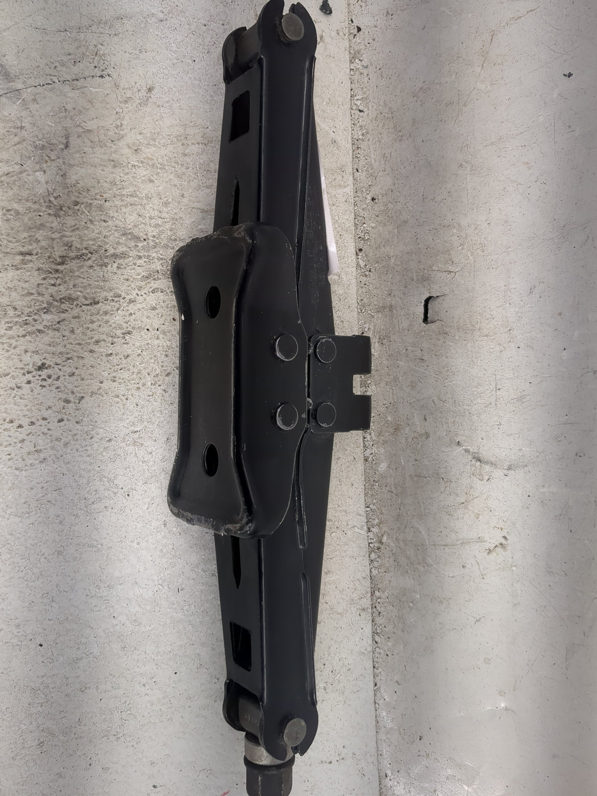 2008 Nissan Altima Spare Scissor Car Jack 1500109 - Oemusedautoparts1.com